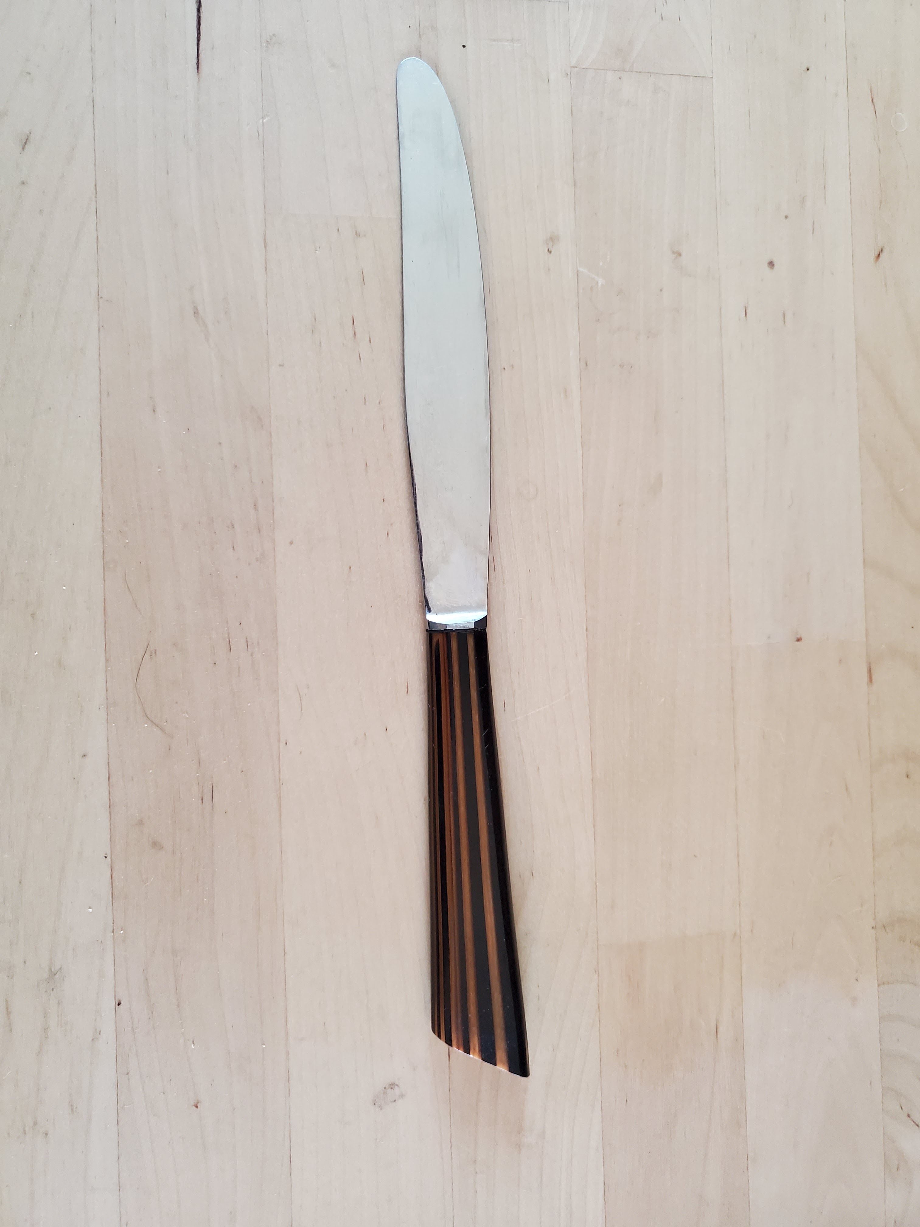 12 art deco knives