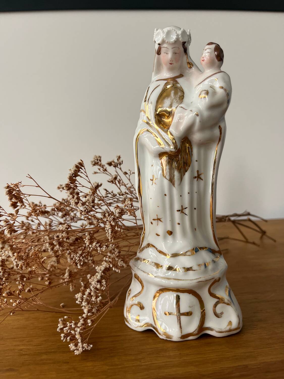 Virgin with Child in porcelain, 19th century