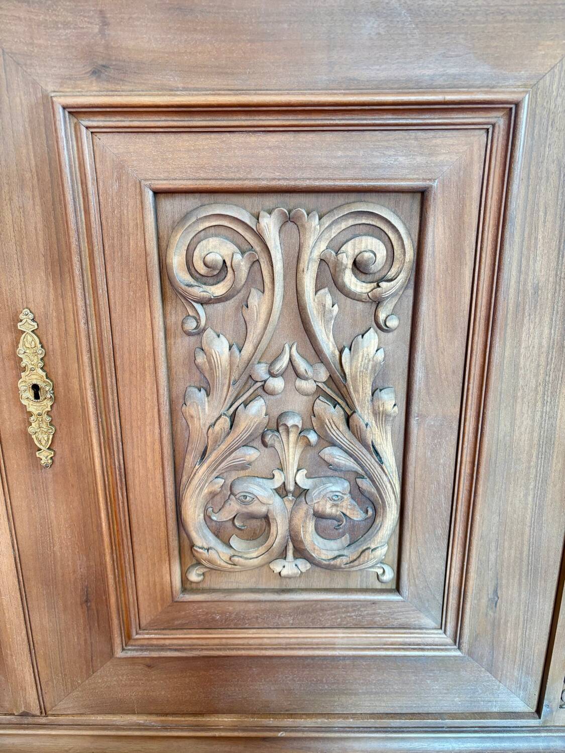 Buffet ancien suisse en chêne