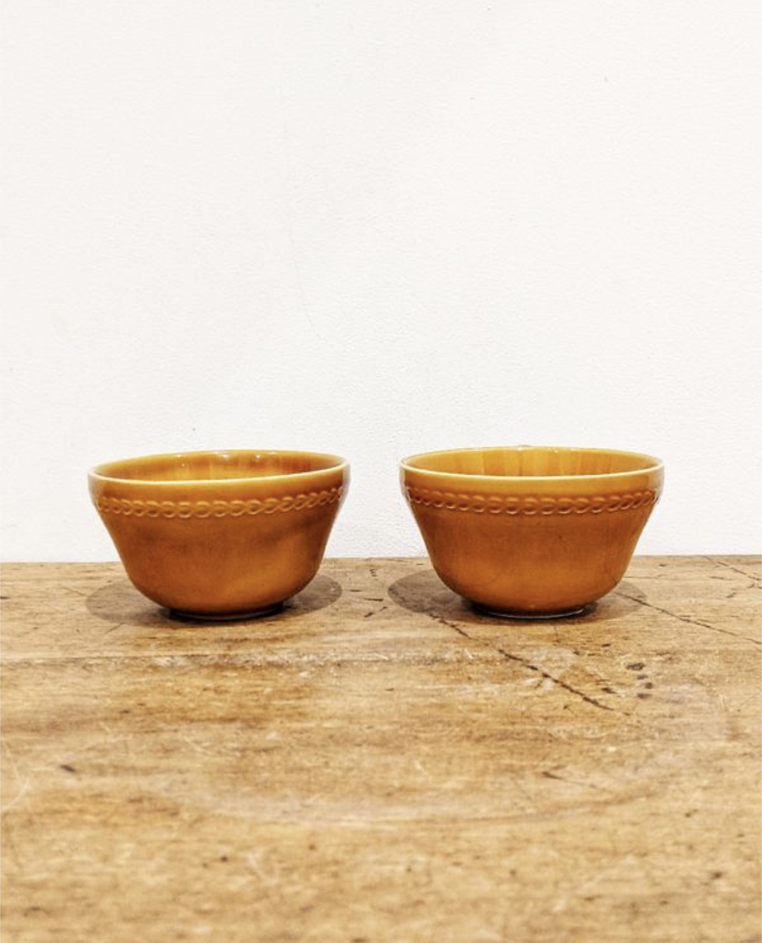 2 cups and saucers vintage '70 honey color