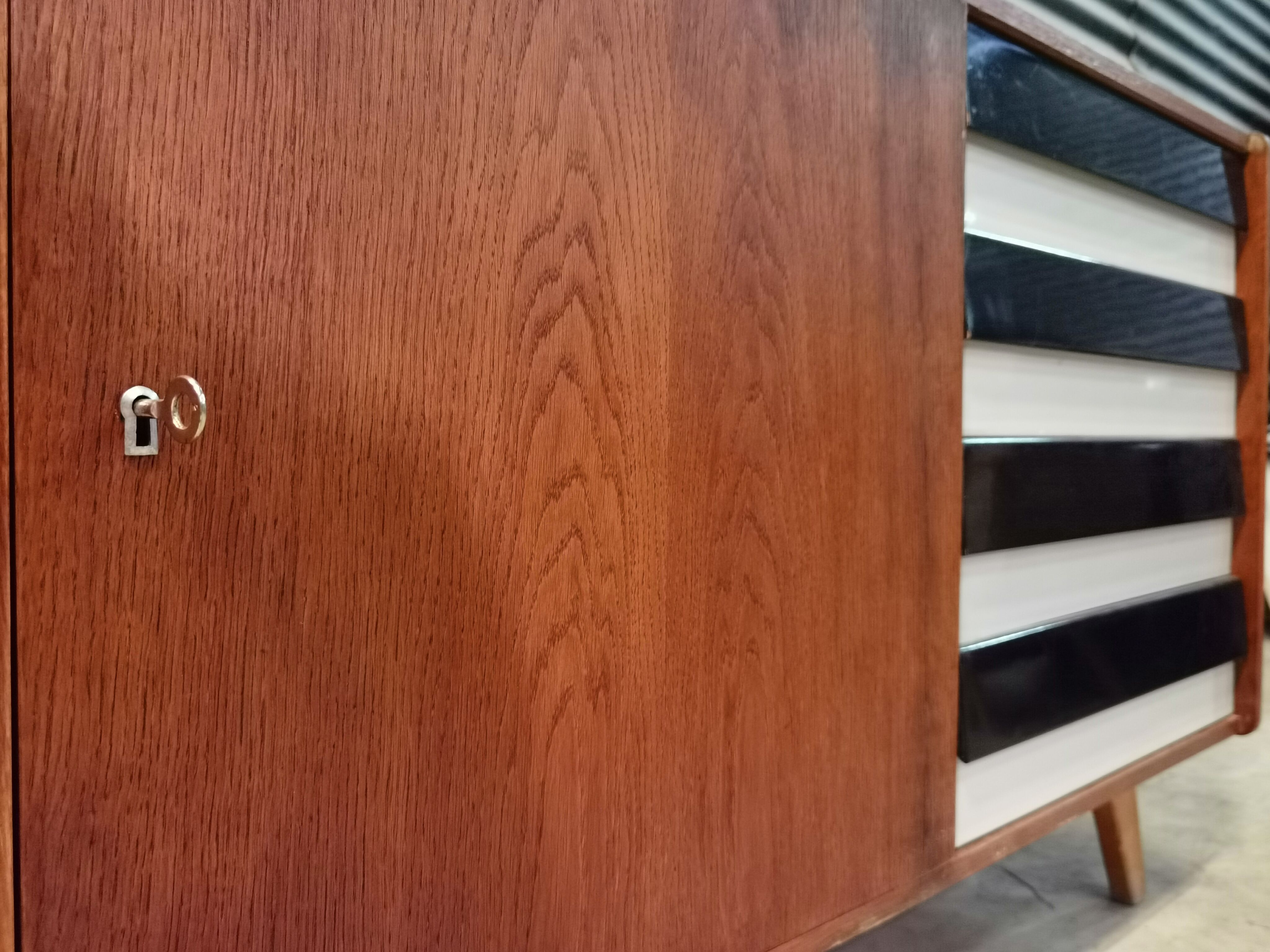 Enfilade U-460 de Jiri Jiroutek par Interier Praha