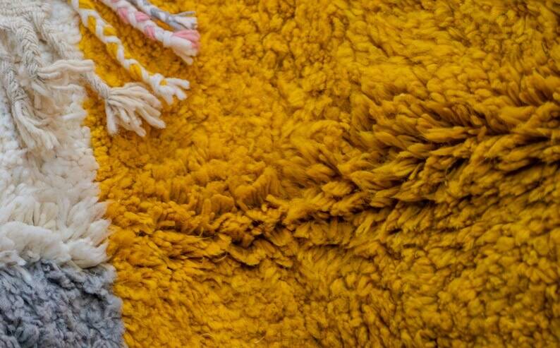 Large handmade pure wool rug, 200 x 300 cm