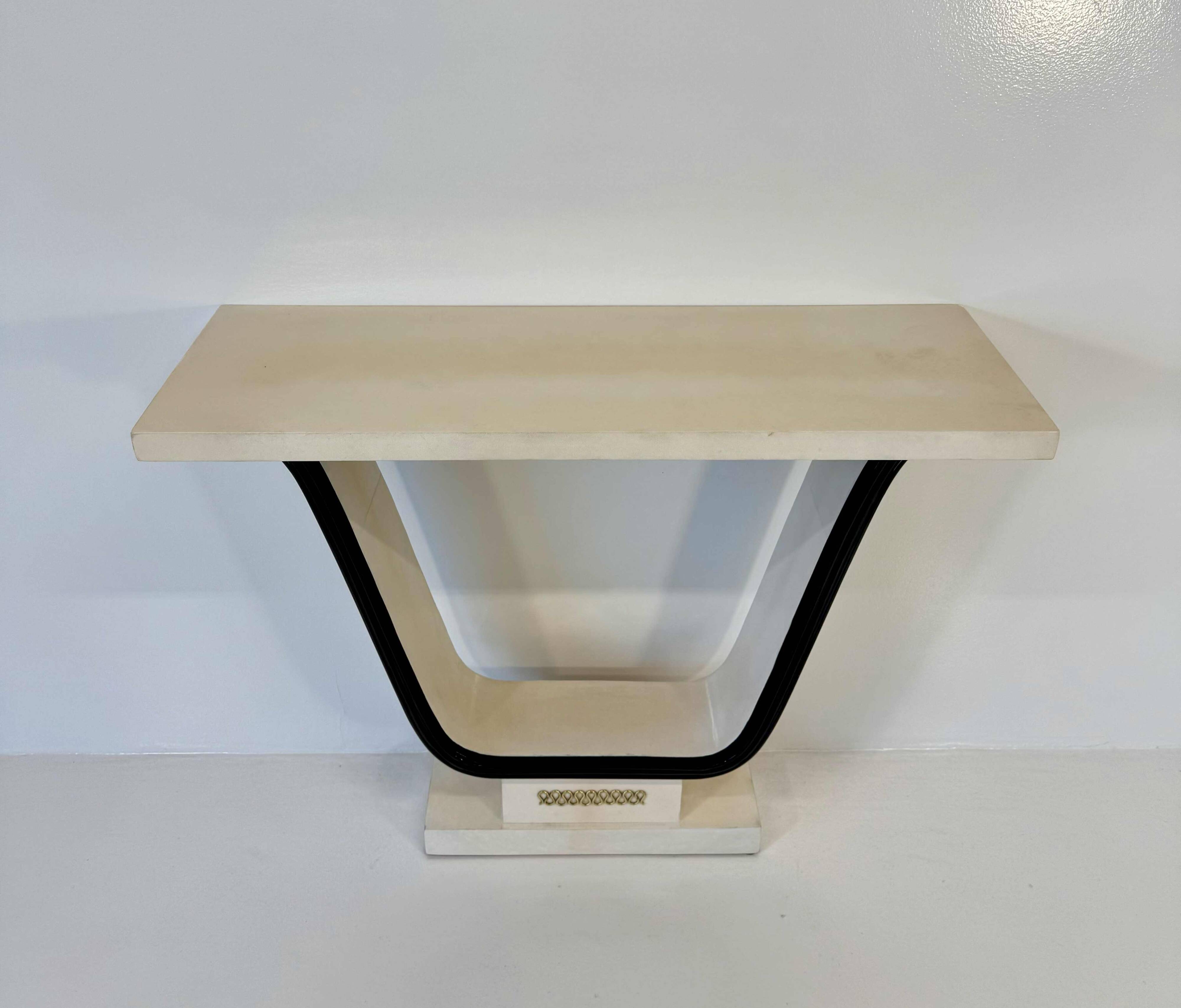 Elegant Italian Art Deco Console from the late 1940s, attributed to Osvaldo Borsani