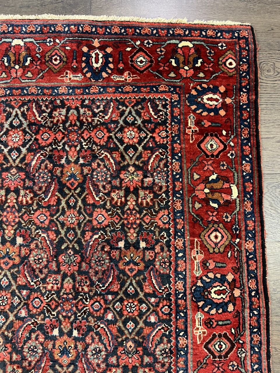 Handmade bijar rug