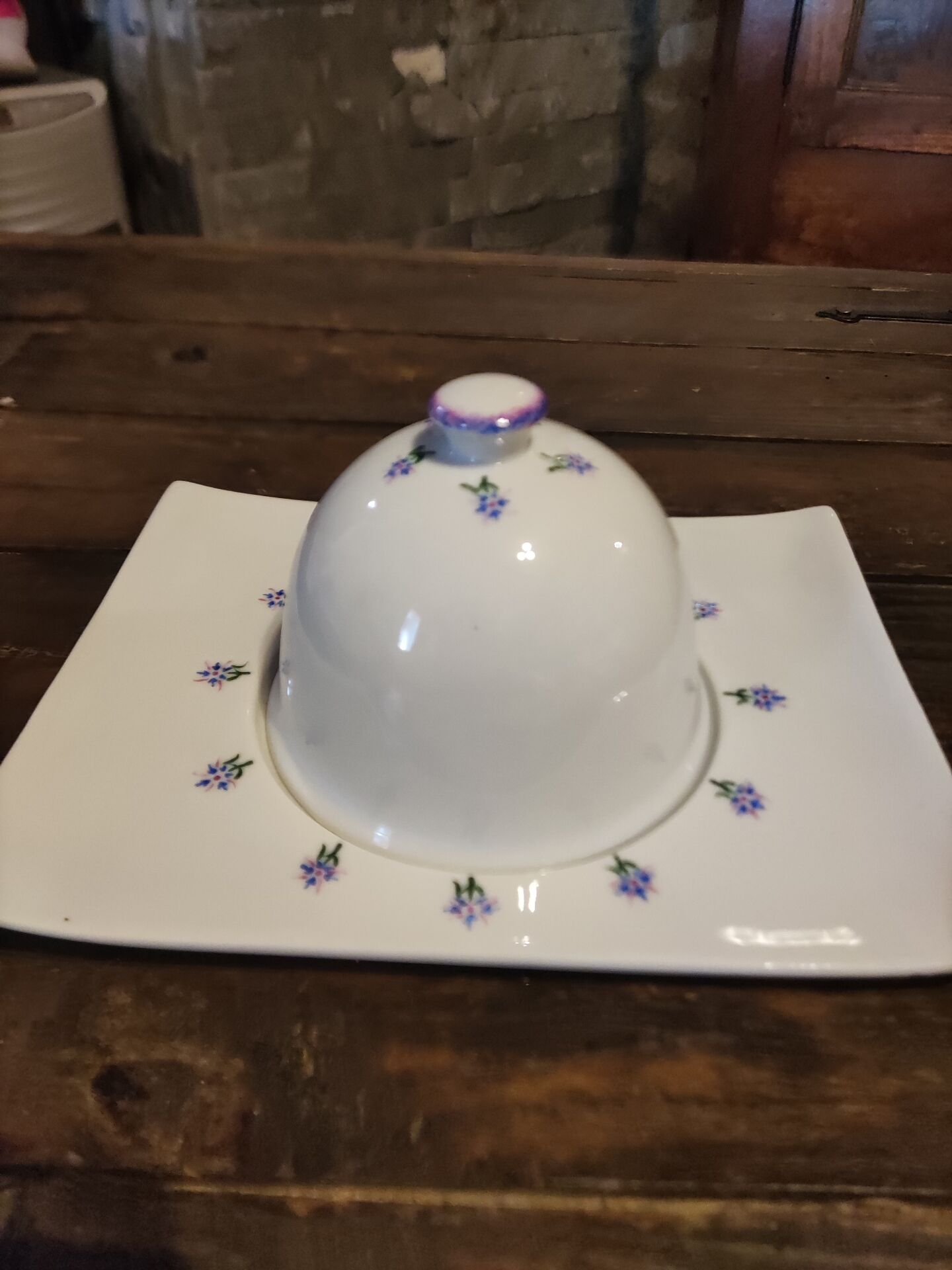 Ceramic butter dish