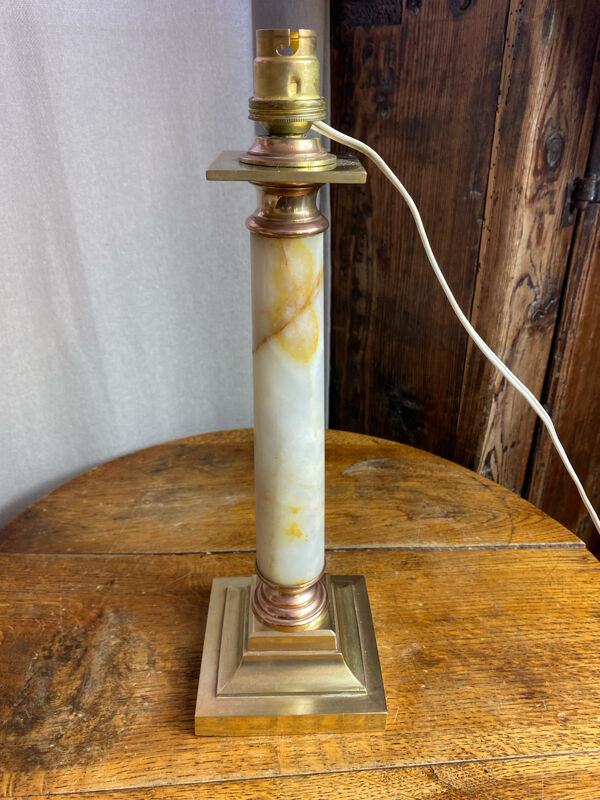 Pied de lampe en onyx et laiton