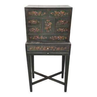 Decorative quality collectors antique cabinet c1880