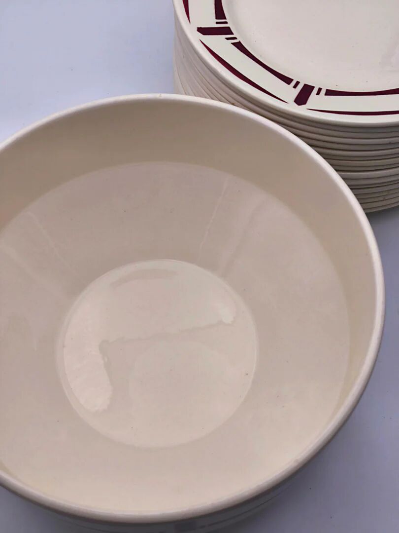 "France Louise" table service – Bordeaux geometric decor
