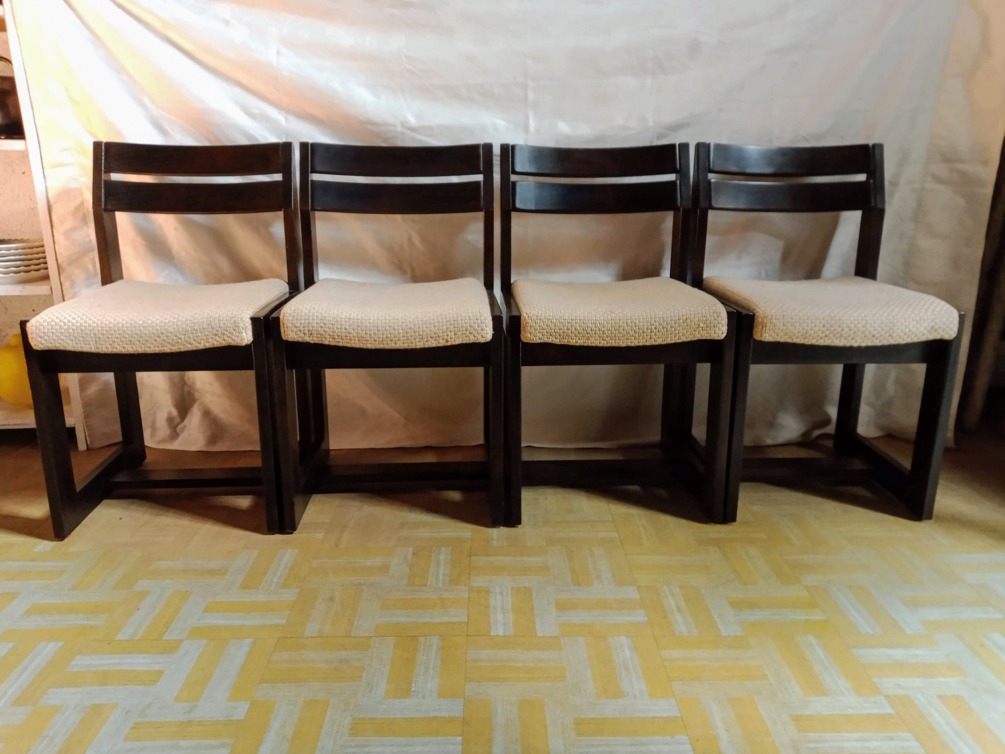 4 chairs house regain