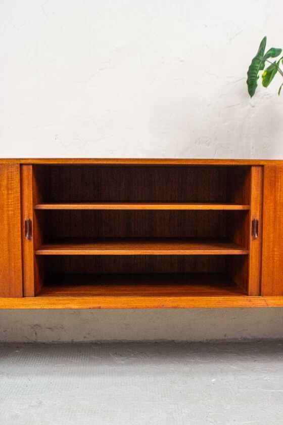 Ejnar Larsen & Aksel Bender sideboard with sliding doors, teak, vintage mid-century Danish design, Næstved Møbelfabrik.