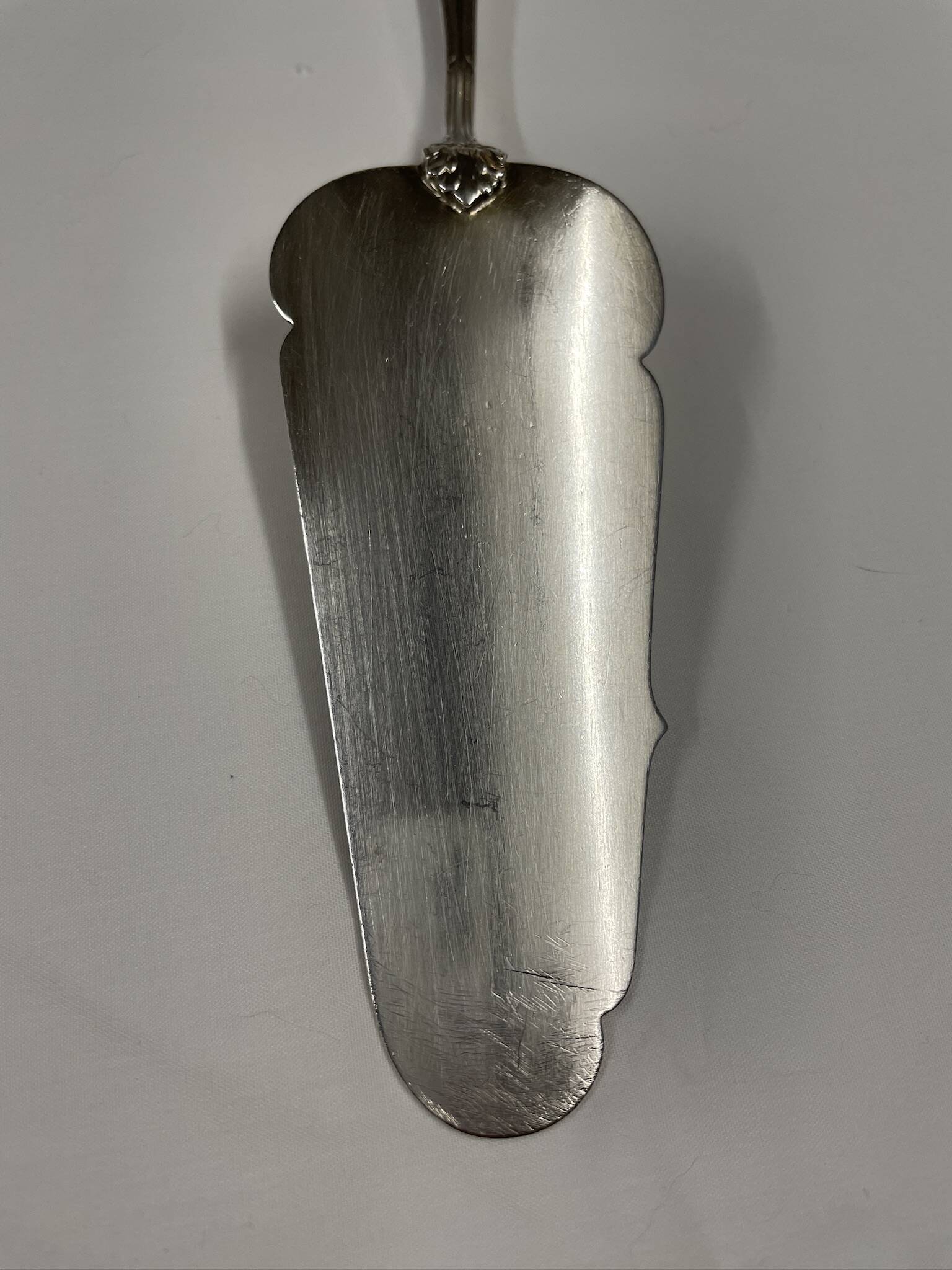 Silver metal pie/cake server