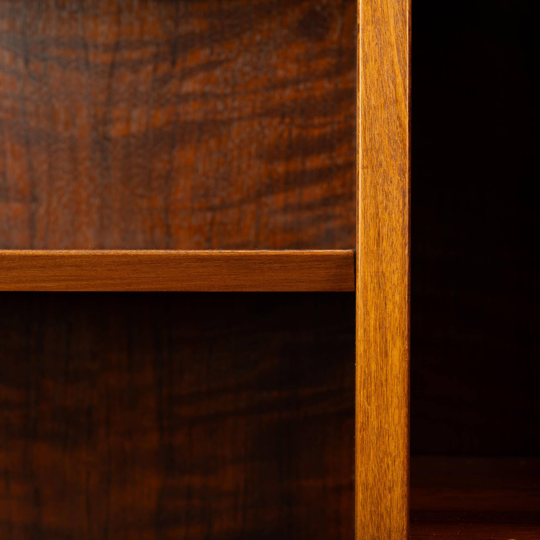 Bibliothèque en palissandre de design danois avec porte-disques vinyles, années 1960