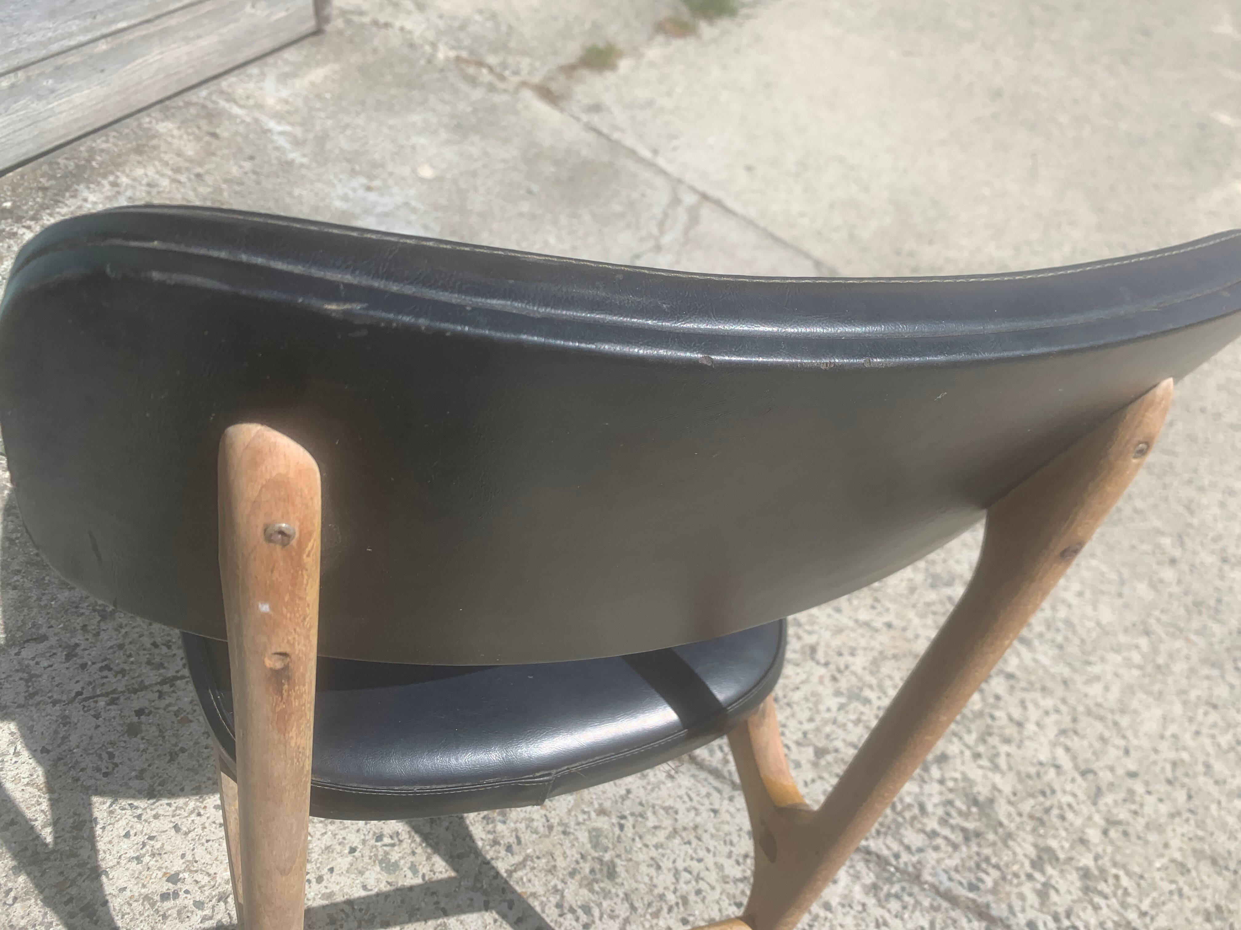 Vintage chair skaï black