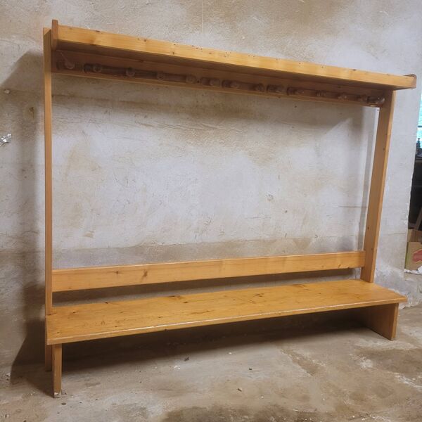 Vestiaire banc d'école maternelle