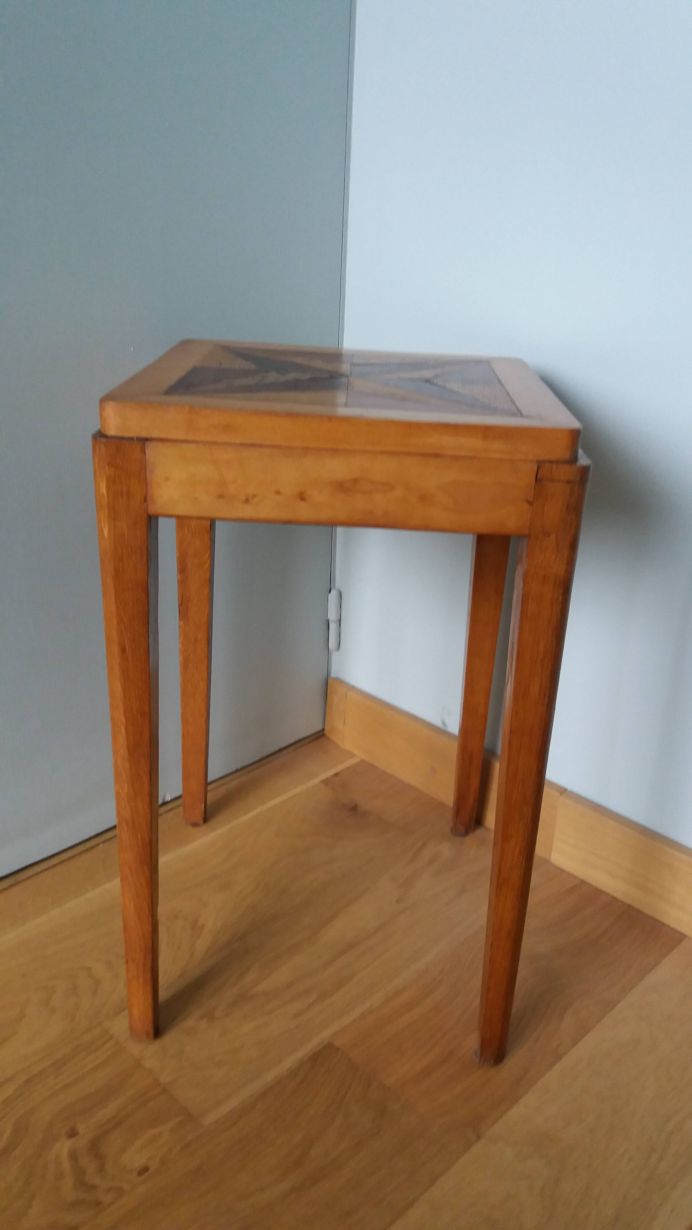 Tabouret sellette bout de canapé