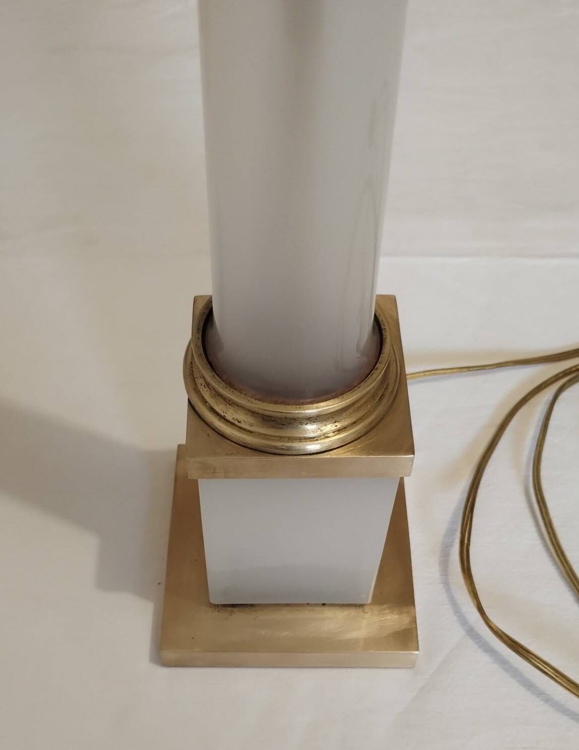 Desk or table lamp