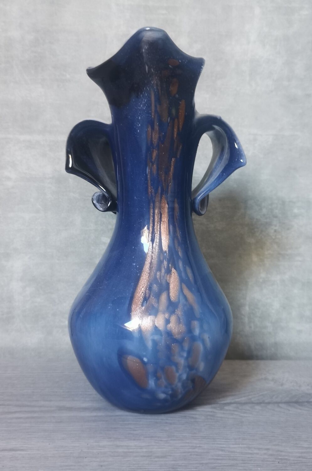 Gold and blue design vase Torcheux