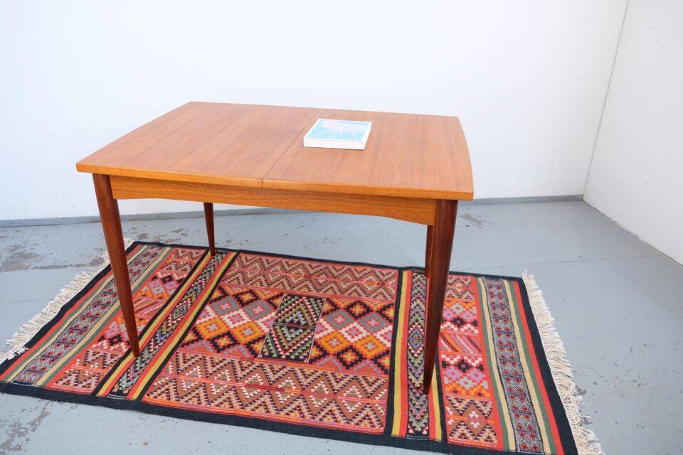 Vintage dining table from the 60s/70s, in teak, retro/vintage style, made of teak.