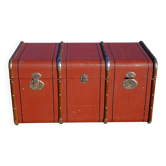 Ancienne malle de voyage cintrée