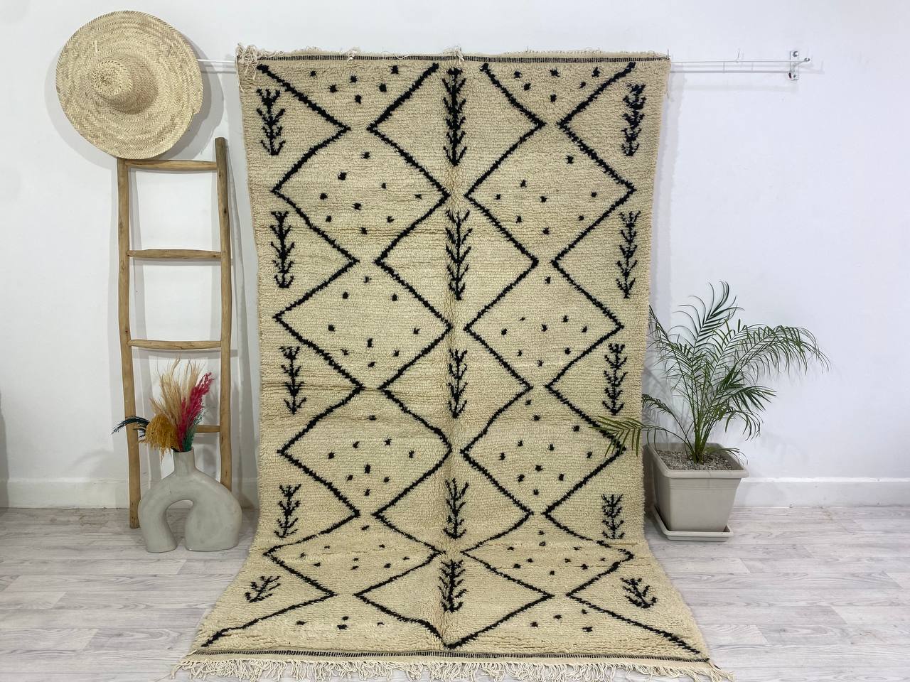 Handmade moroccan berber carpet 254 x 150 cm