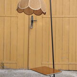 E-reader with tablet and tripod foot