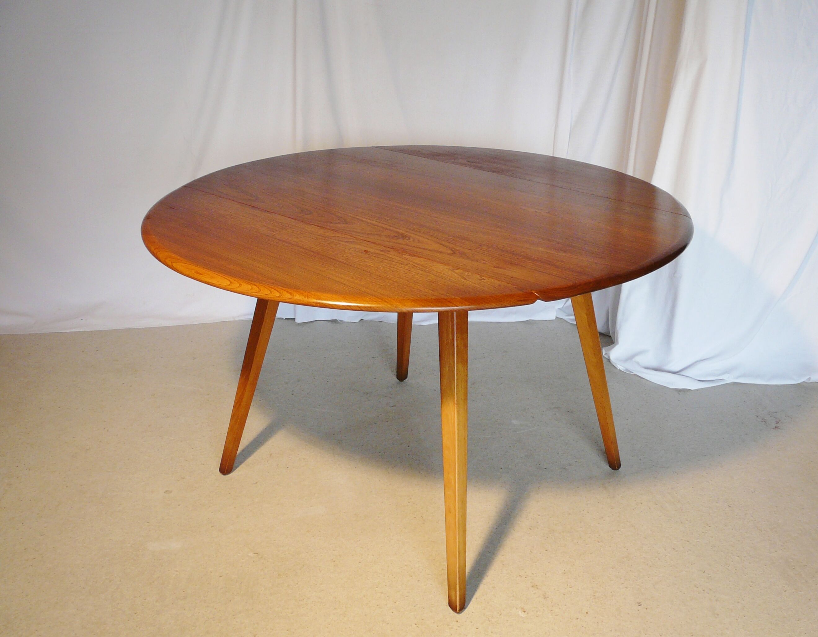 Ercol dining round table