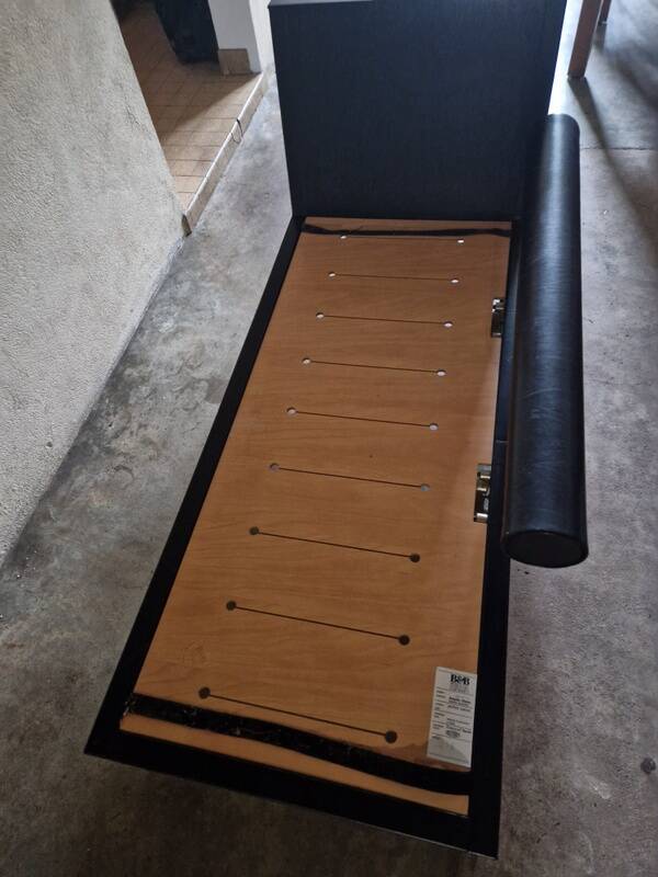 Antonio Citterio (Born in 1950) - Sity model chaise longue daybed 1986