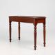 Table d'appoint anglaise élégante du milieu du 19e siècle en bois massif