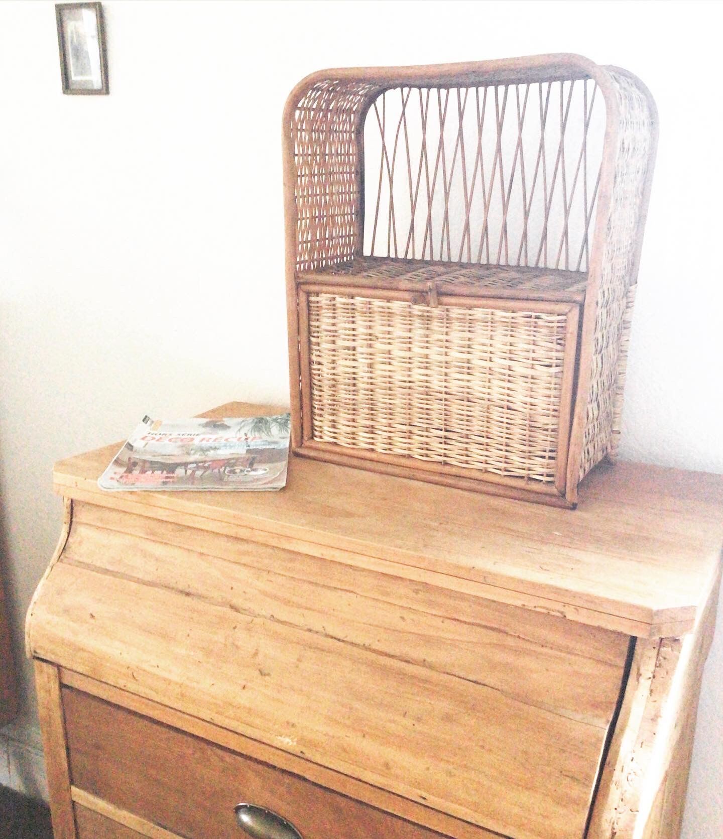 Blond rattan shelf 1960