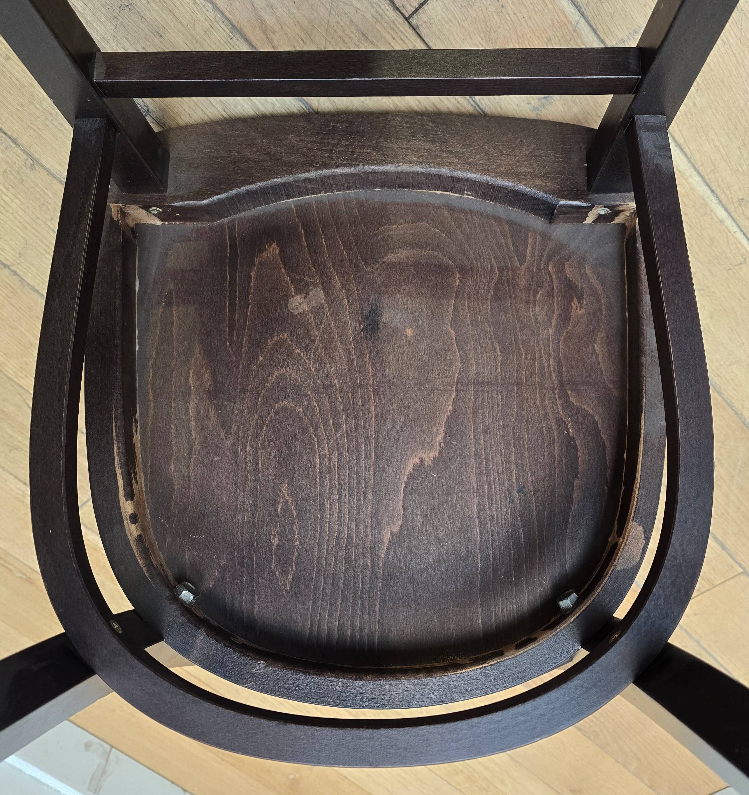 Set of 20 bistro chairs