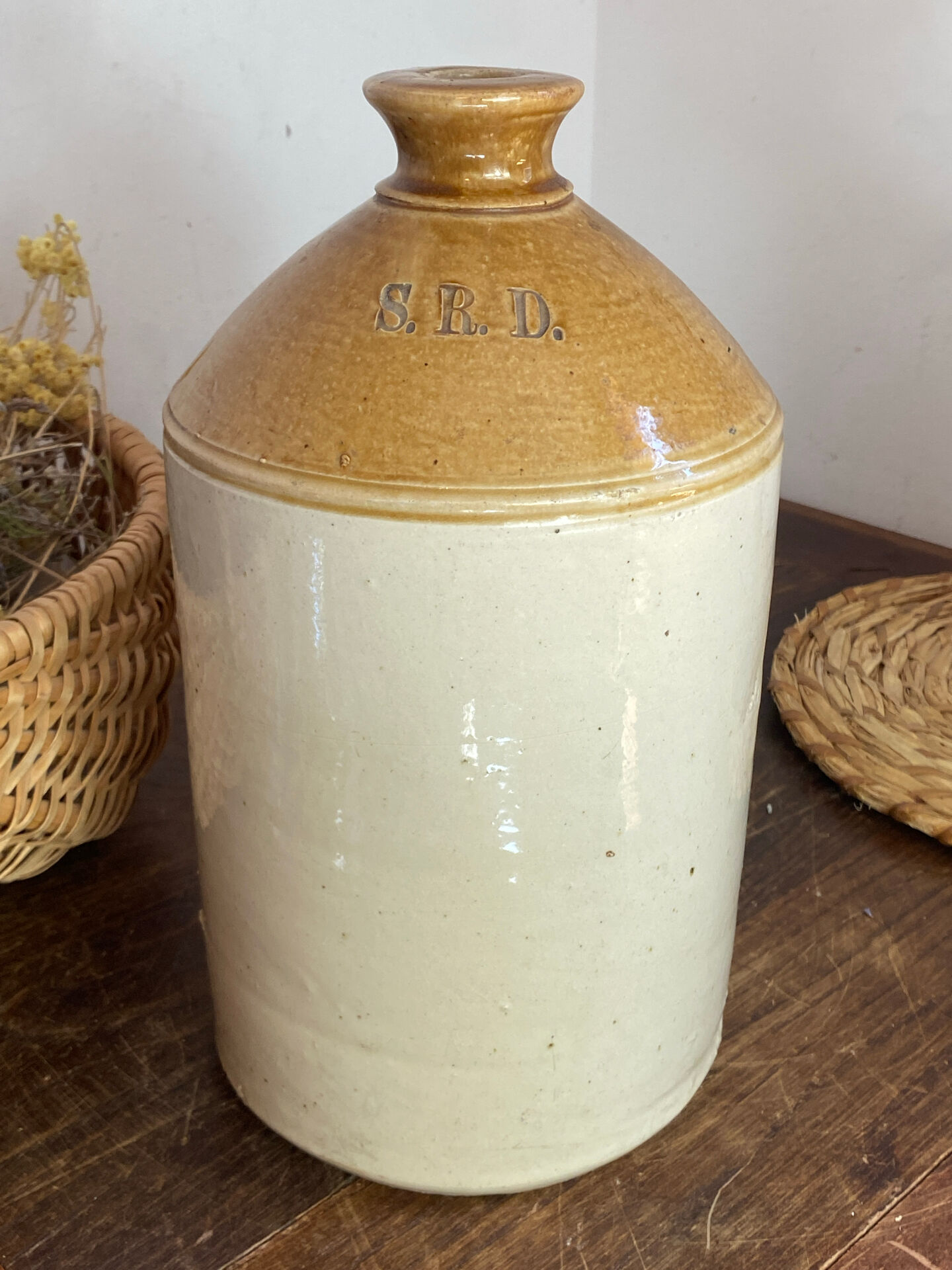 Two-tone stoneware jar, SRD, England