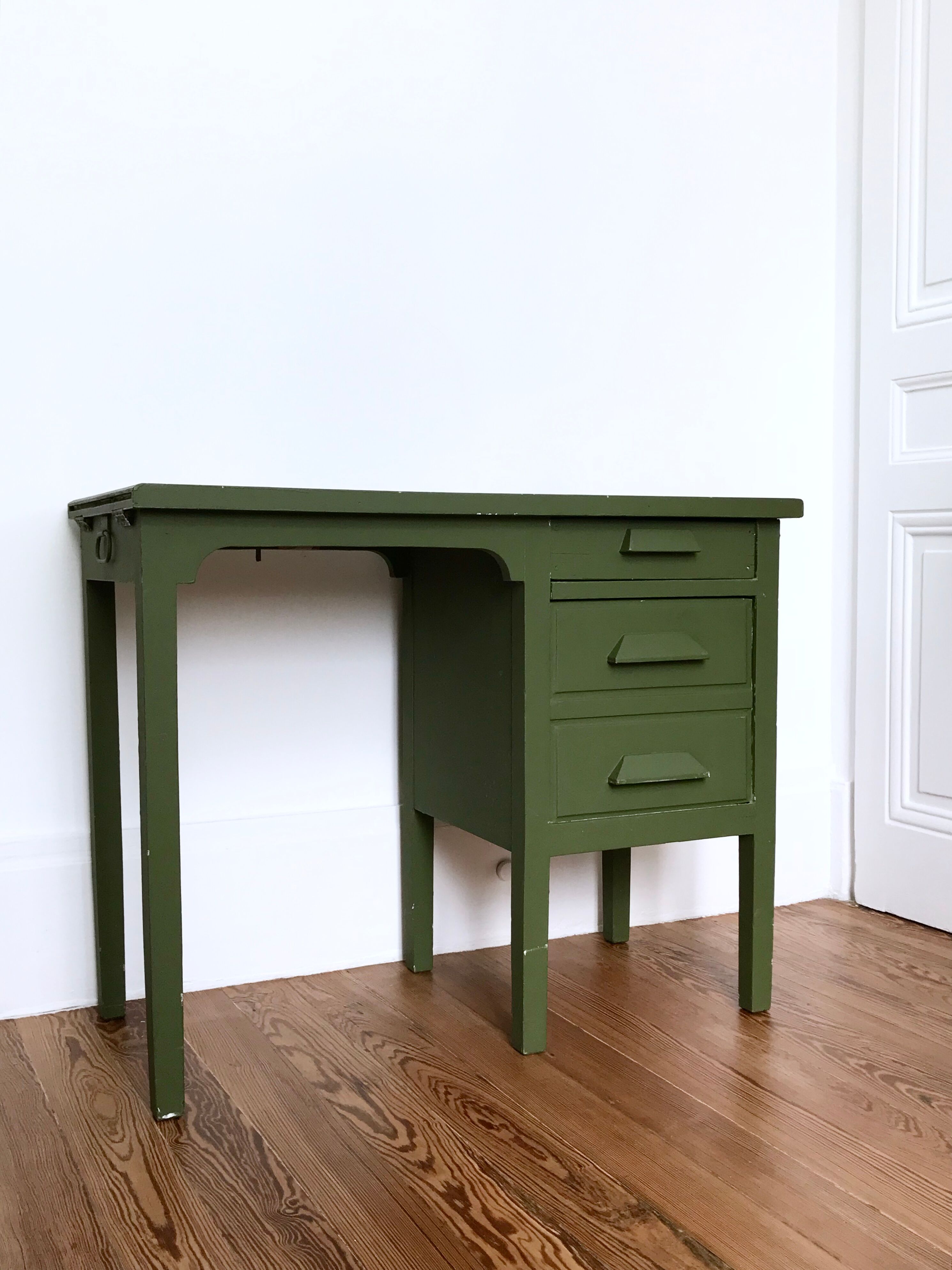 Child desk 1950