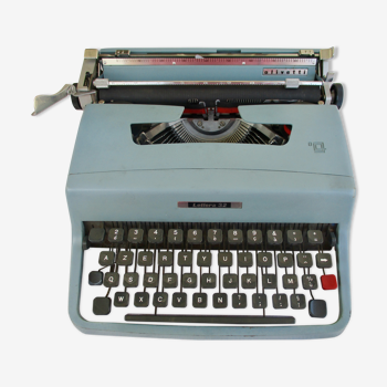 Machine à écrire olivetti lettera 32