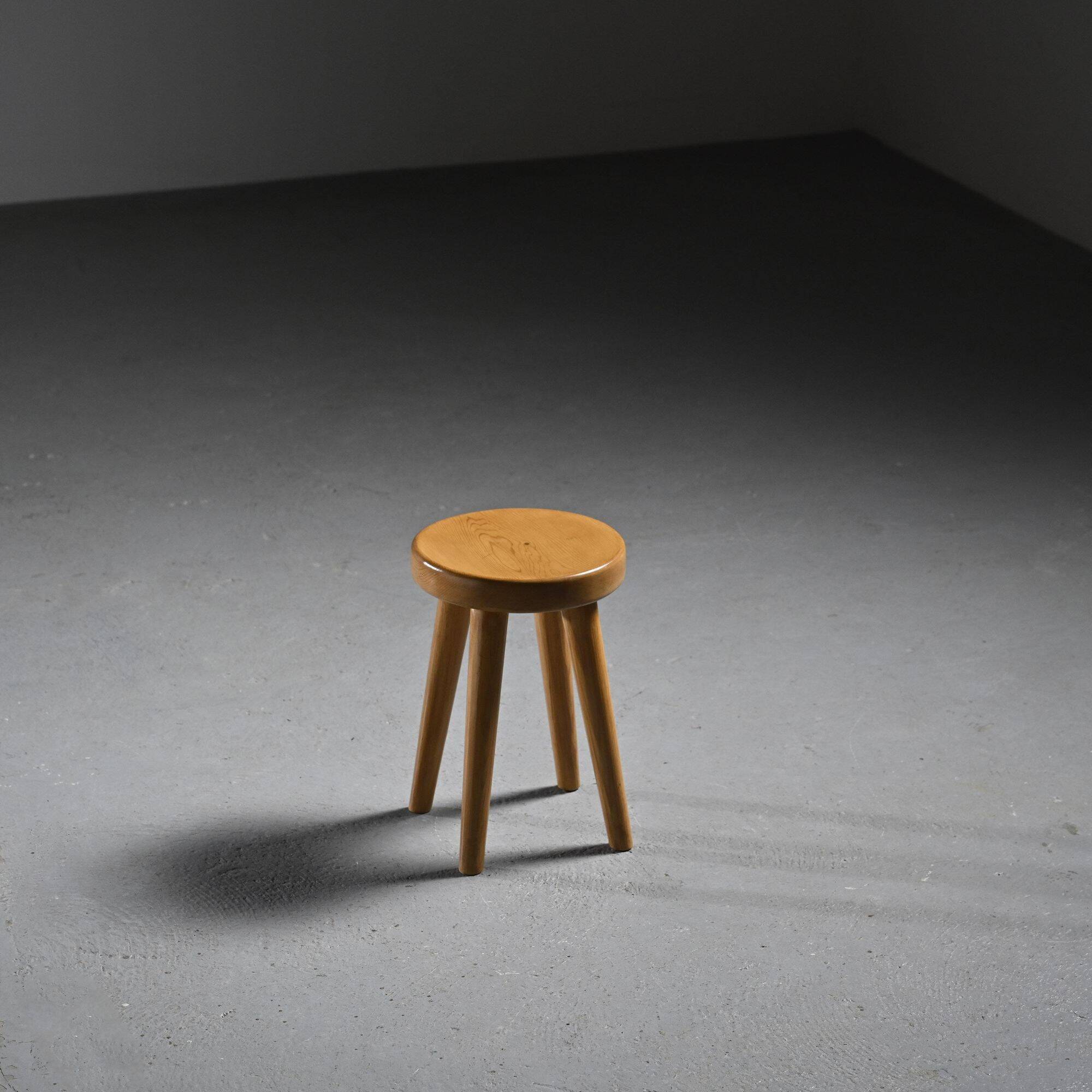 Tabouret en pin par René Martin, France, vers 1965