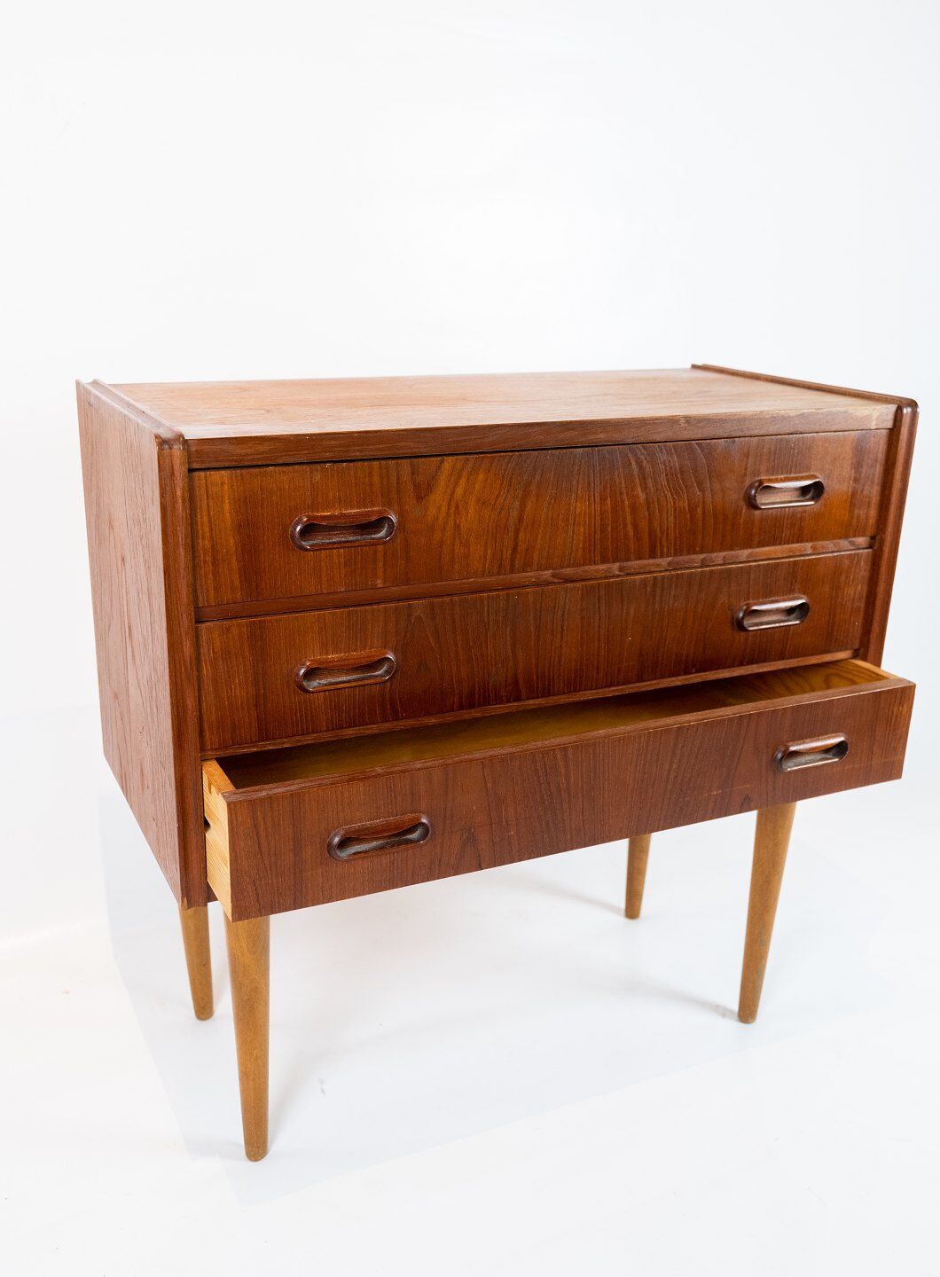 Chest of drawers in teak of danish design from the 1960