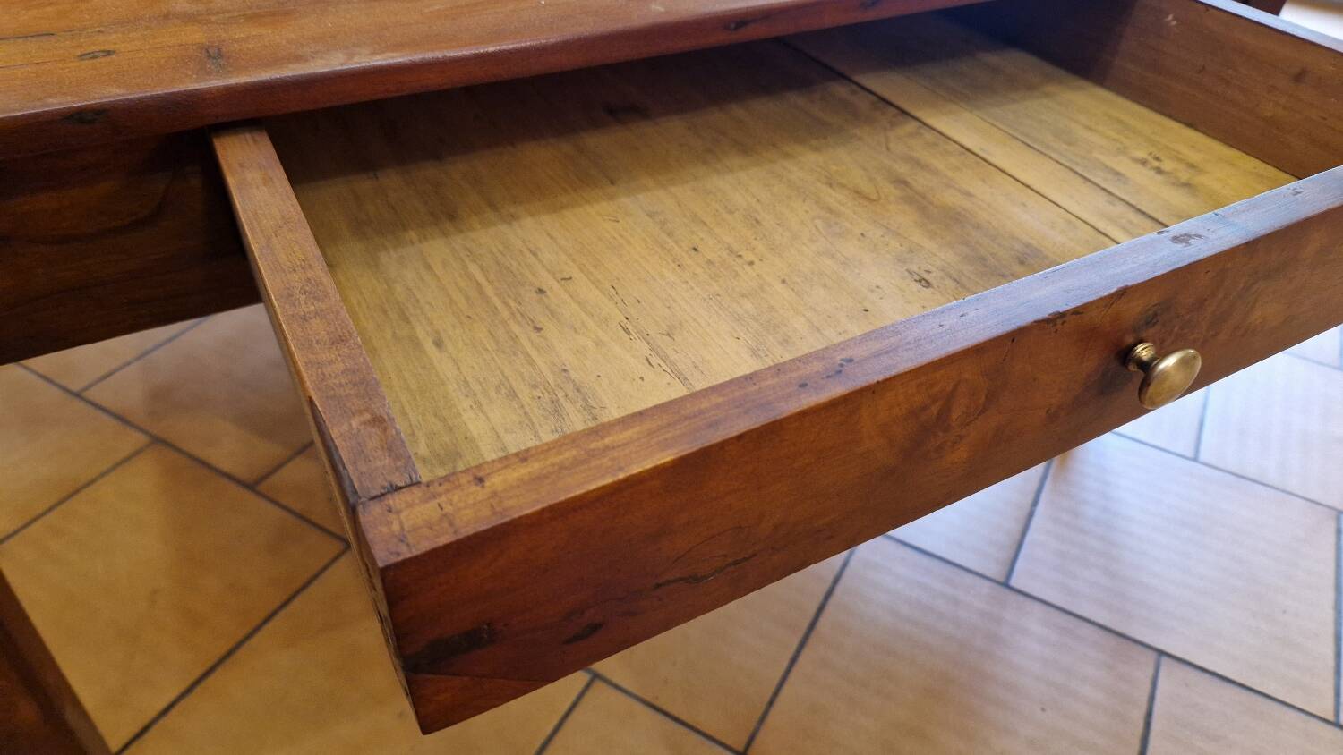 Country coffee table