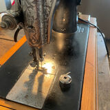 Old la perle sewing machine