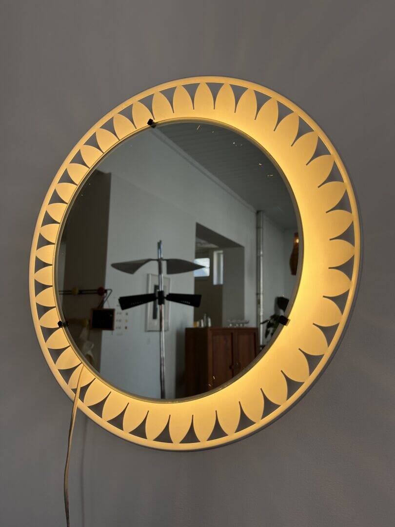 Illuminated flower mirror – Hillebrand, Ernst Igl