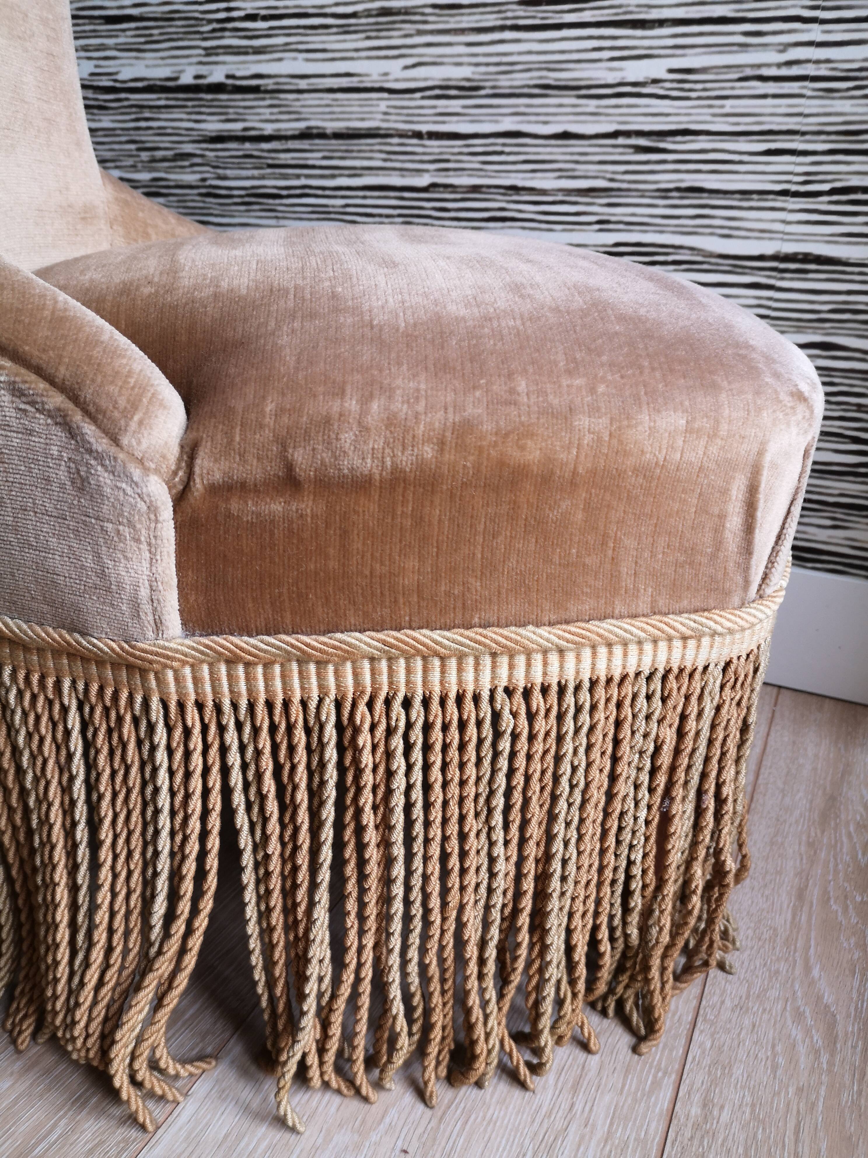 Small armchair toad in taupe velvet