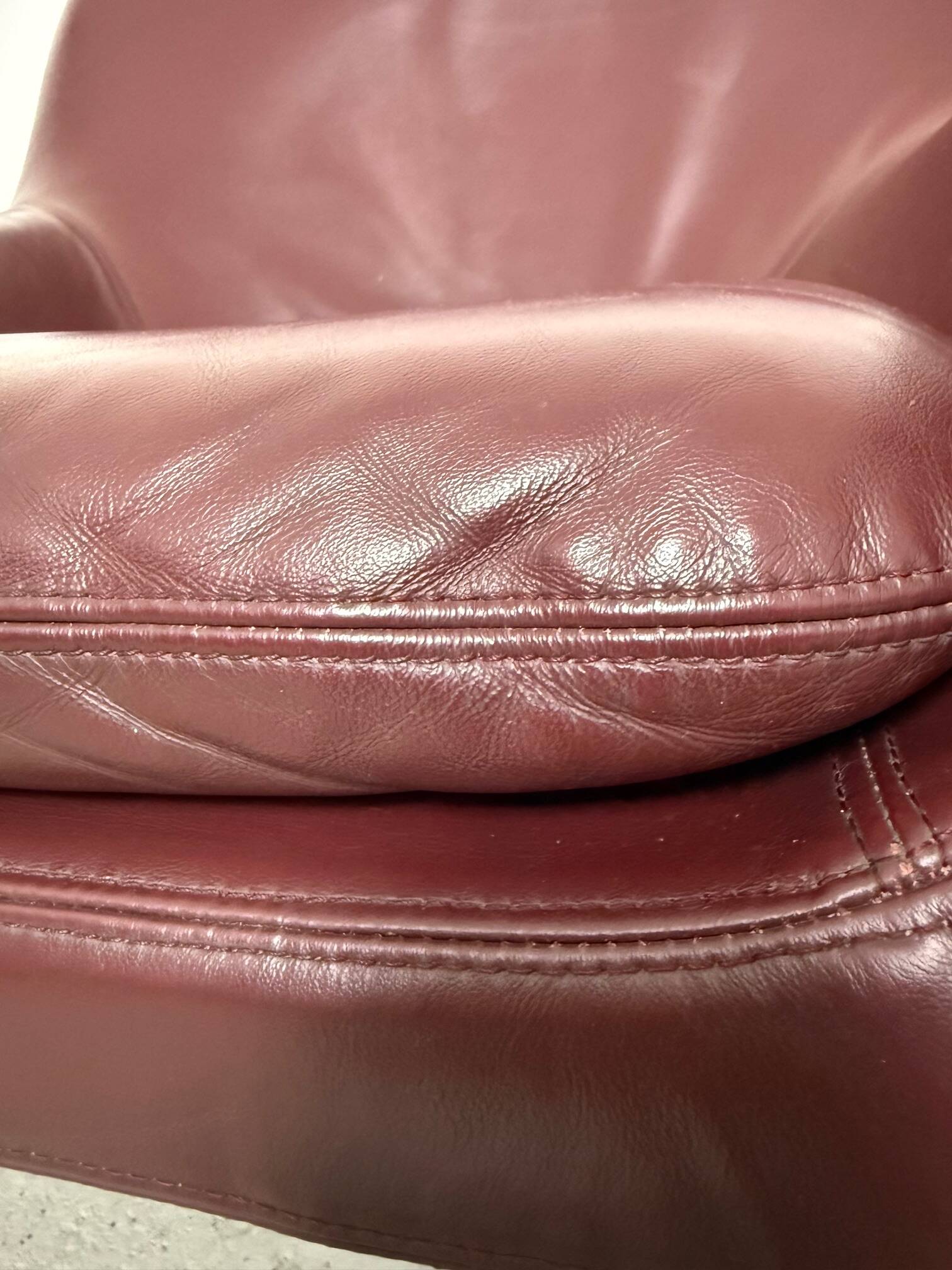 Sculptural Leather Lounge Chair by Cinova, Italy 1970s