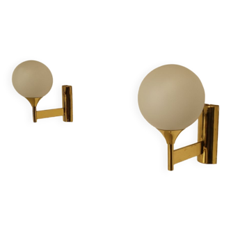 Pair of vintage wall lights in brass and glass from the 70s
