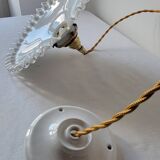 Pendant in serrated opaline