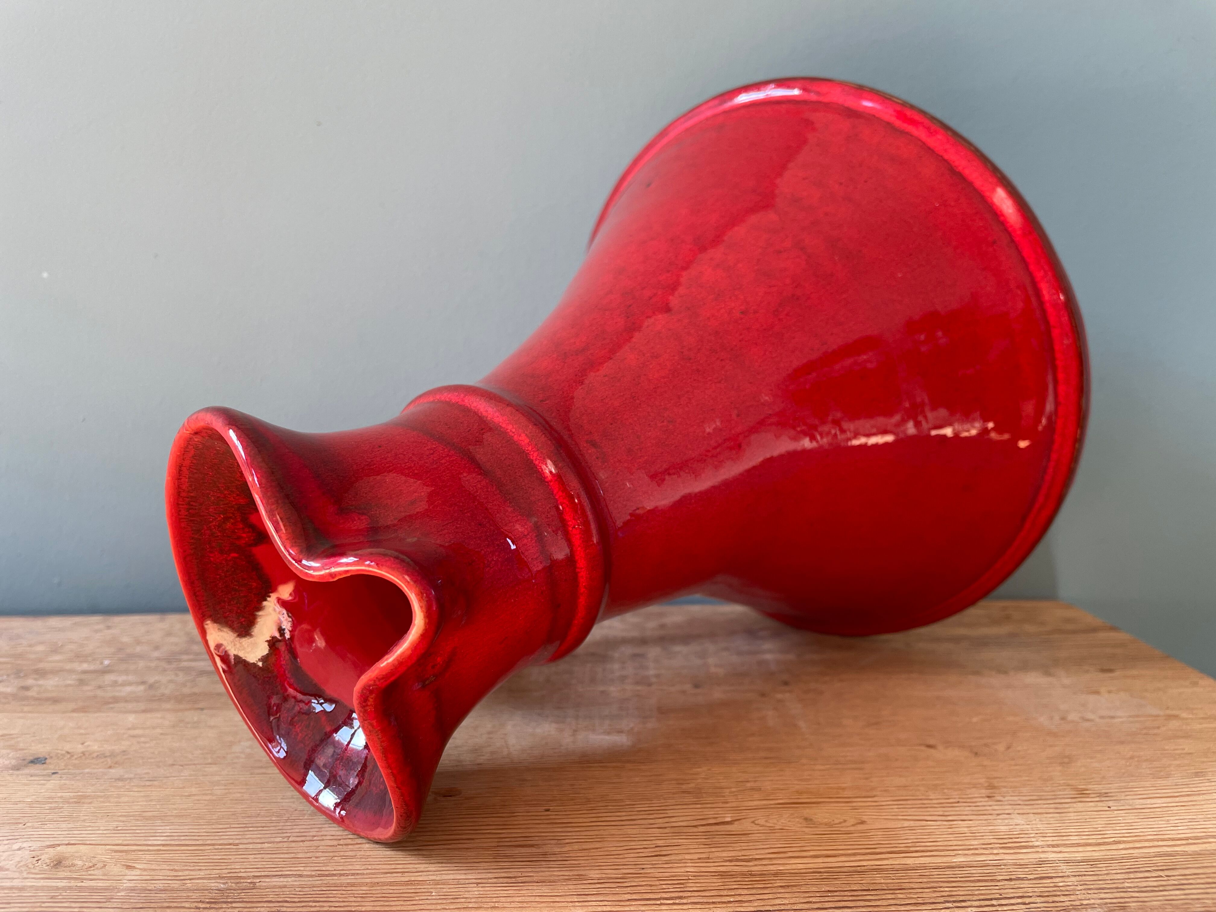 Wide pitcher in glazed sandstone