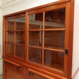 Vitrine de cuisine vintage avec portes coulissantes