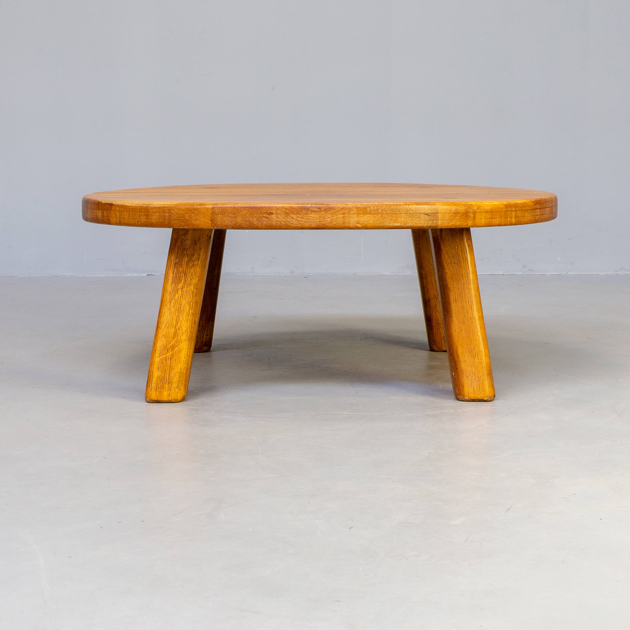 60s Massive Oak round coffee table for de Puydt