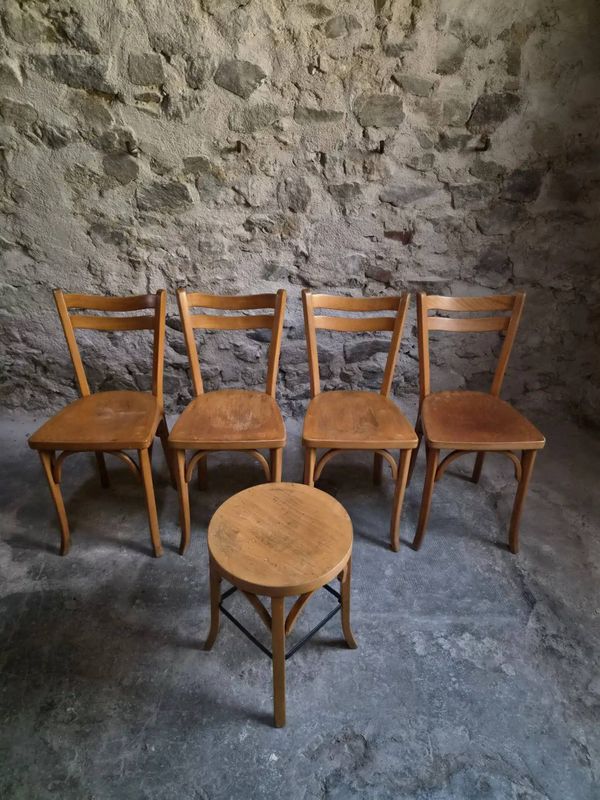 Ensemble de 4 chaises bistrot vintage Baumann et tabouret assorti, France, vers 1950