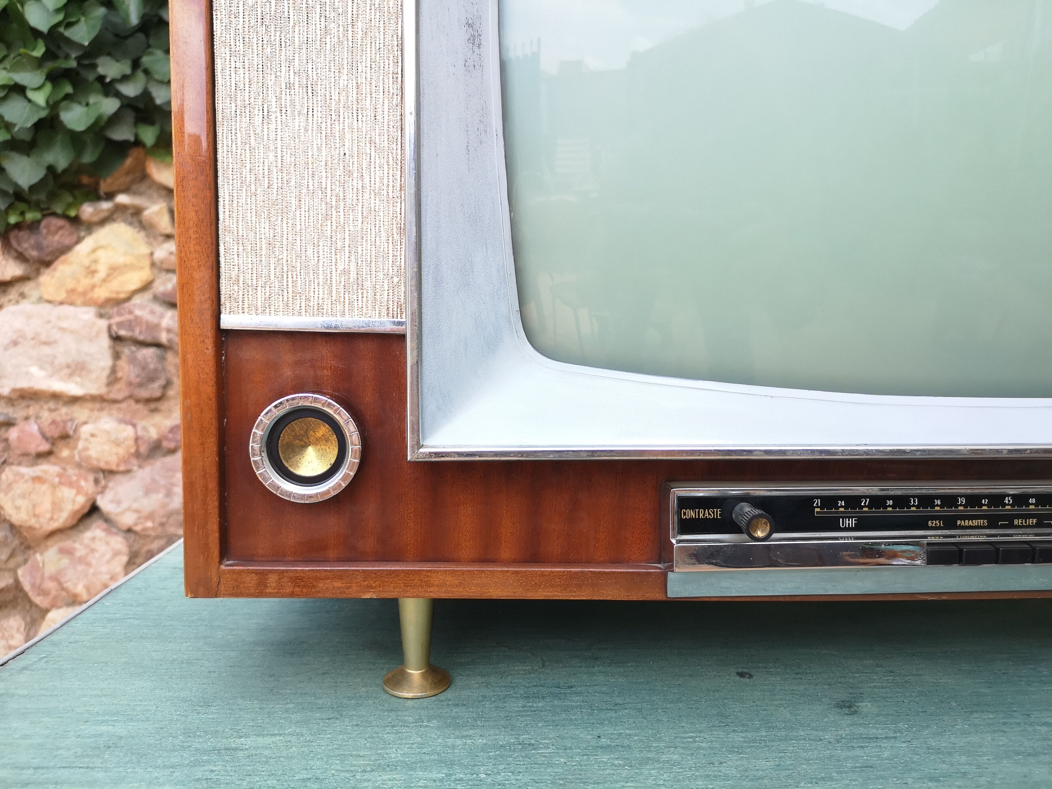 Vintage television Amplivision model AV 604