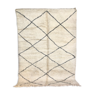 Moroccan berber carpet beni ouarain with black diamonds 2,86x2.11m