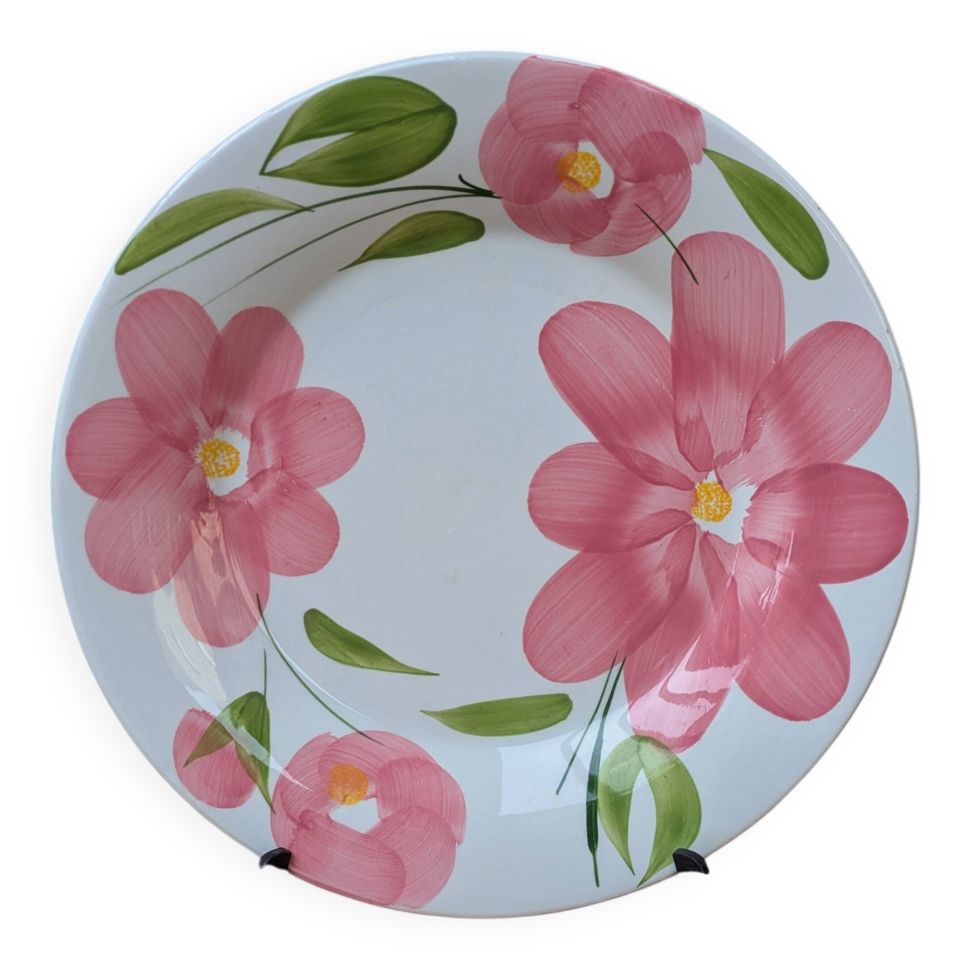 Round serving dish with hand-painted pink flowers in San Marciano ceramic.