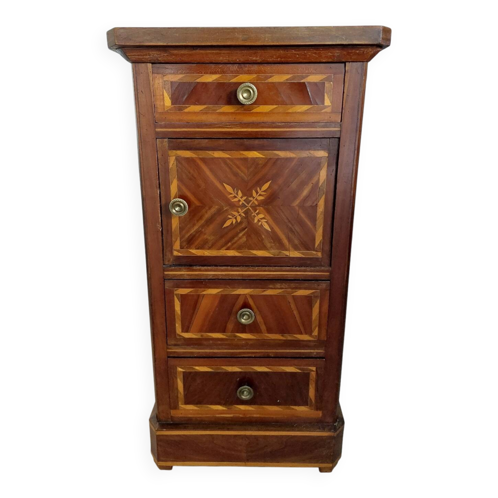 Antique chest of drawers